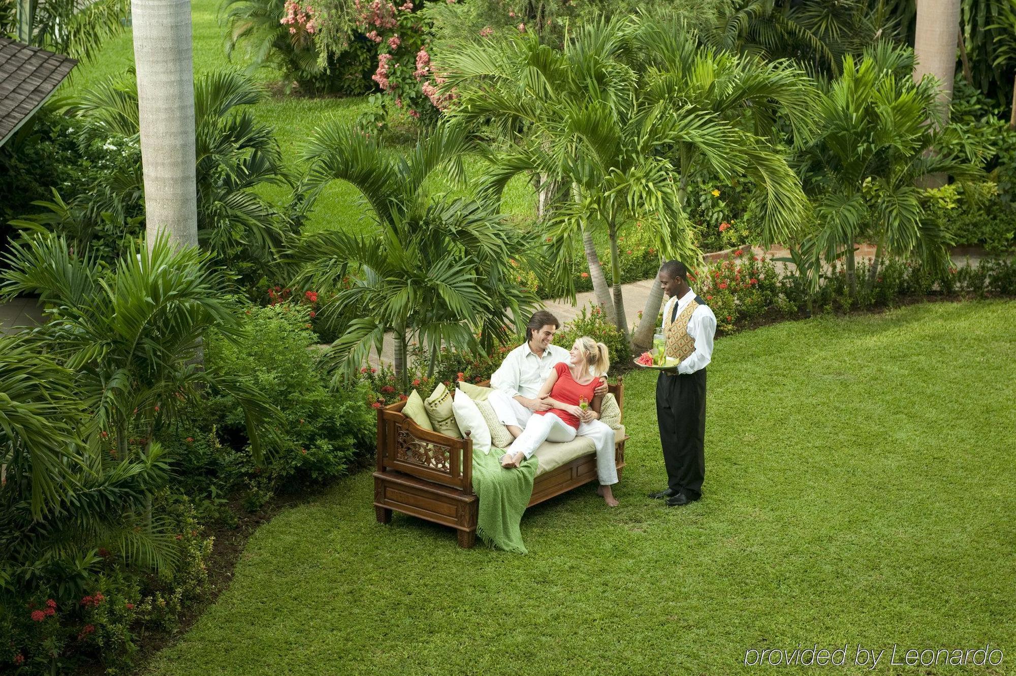 Sandals Inn All Inclusive - Couples Only (Adults Only) مونتيغو باي المظهر الخارجي الصورة