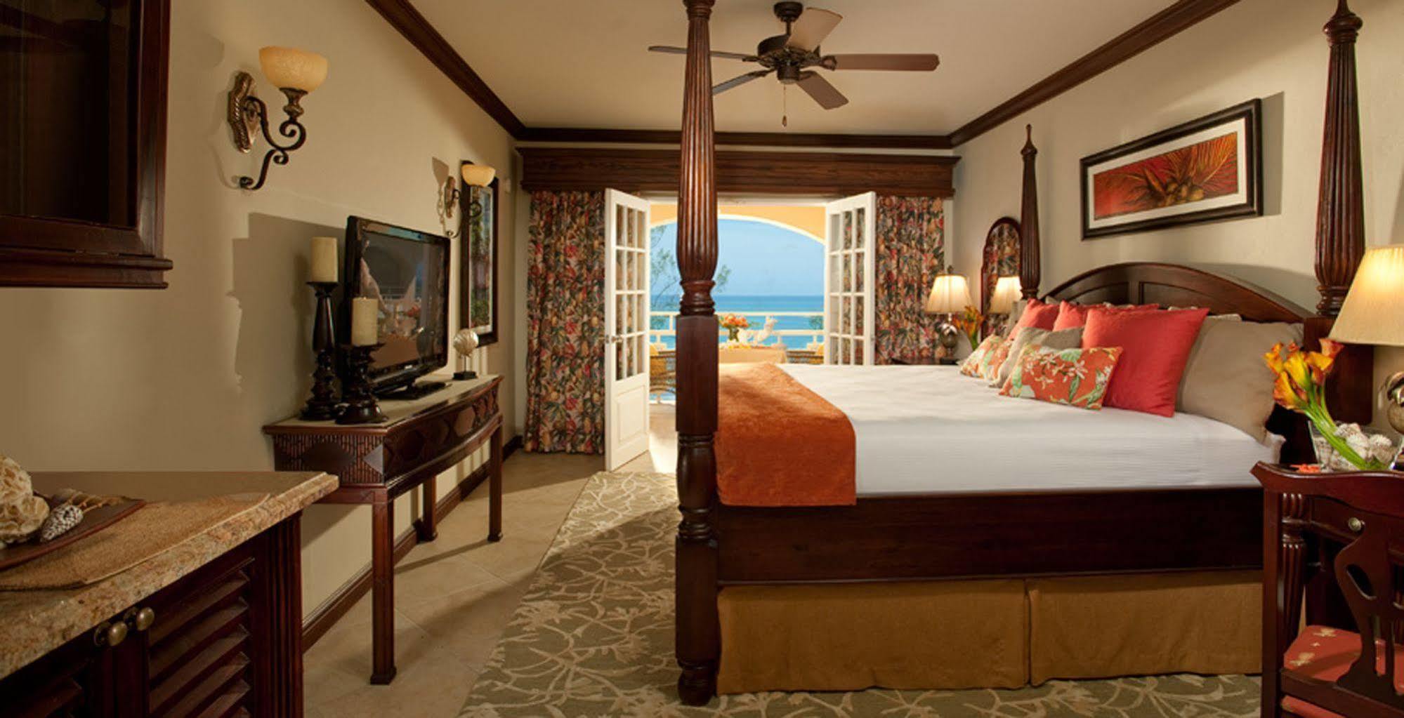 Sandals Inn All Inclusive - Couples Only (Adults Only) مونتيغو باي المظهر الخارجي الصورة